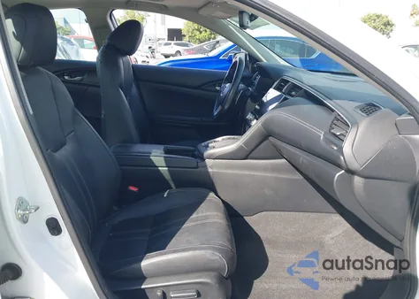 2020 Honda Insight Touring z USA, uszkodzony, nr VIN 19XZE4F91LE005631